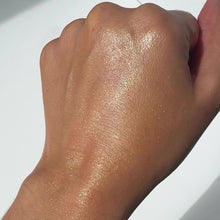 Load and play video in Gallery viewer, SHIMMERING BODY OIL(LIMITED EDITION)
